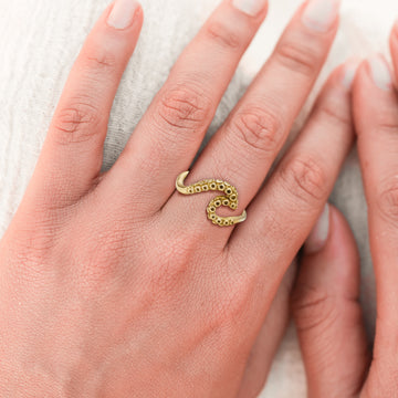 Wave with Octopus Tentacles Solid Gold Ring GRI2575